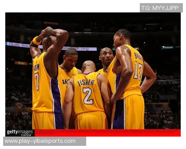 奇才与湖人激战正酣NBA赛季精彩对决引发球迷热议